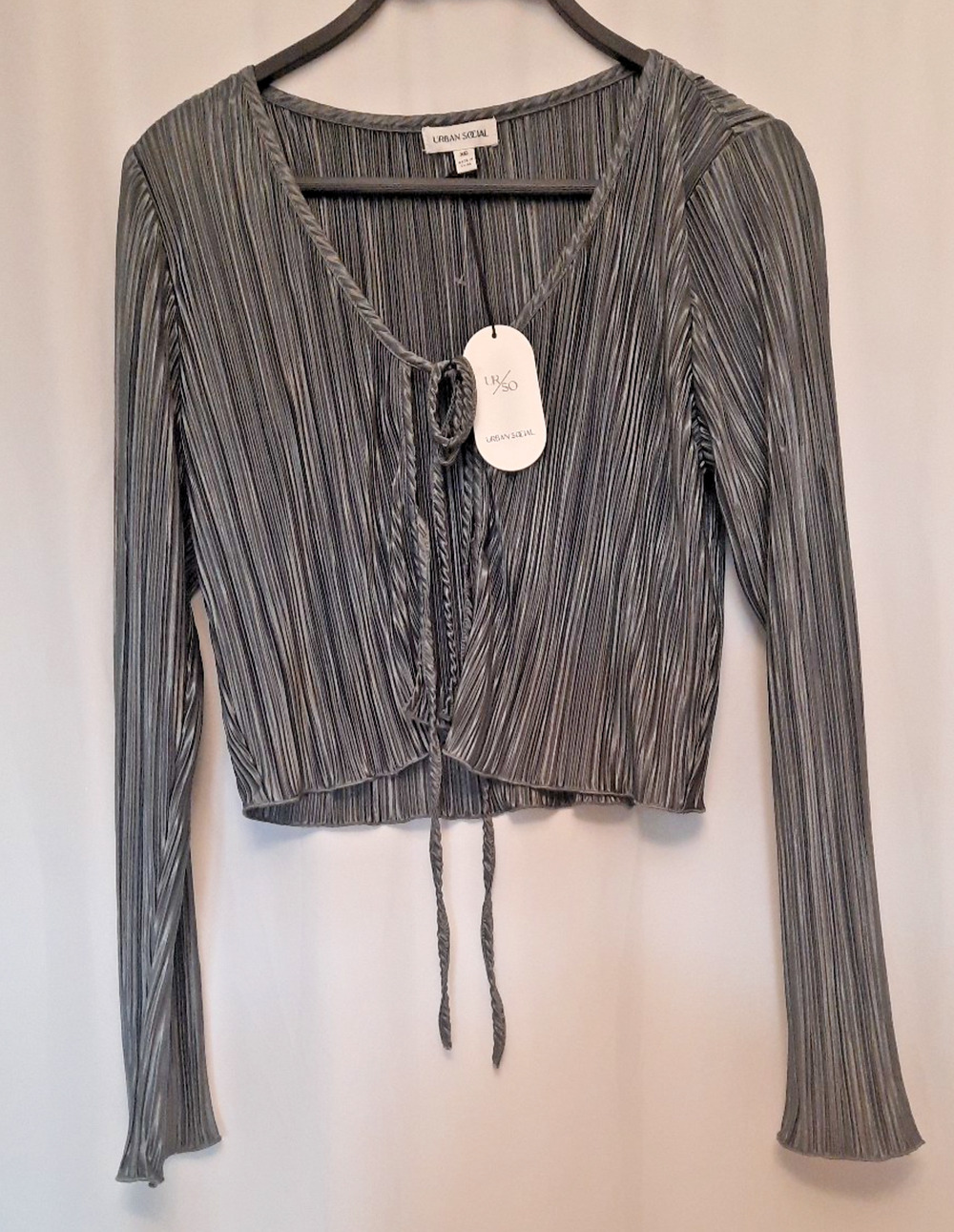 Urban Social XS NWT silkyish long sleeve ribbed blouse open crop tie bit shimmer